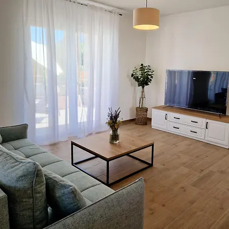 Rustic House Konfidenca فيلة *