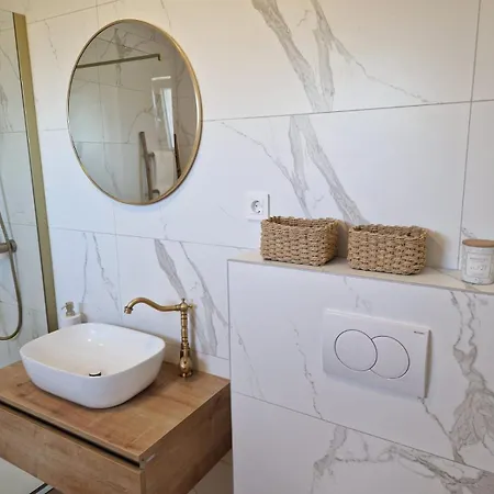 فيلة Rustic House Konfidenca