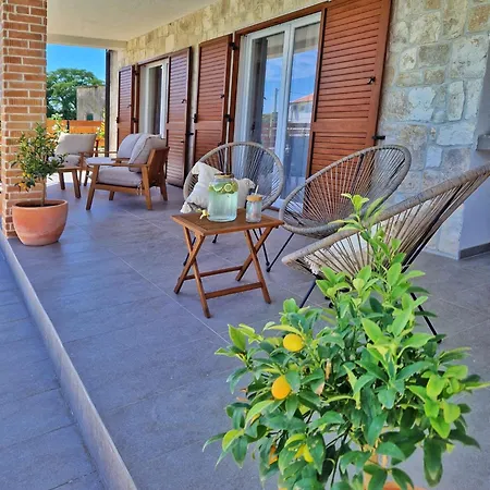 Rustic House Konfidenca