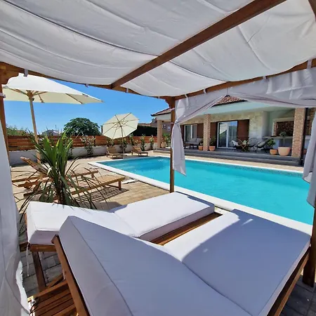 Rustic House Konfidenca