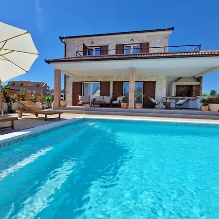 Villa Rustic House Konfidenca *