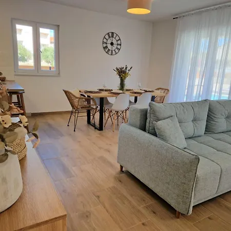 Rustic House Konfidenca Villa