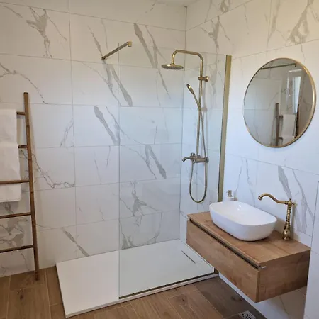 Villa Rustic House Konfidenca *