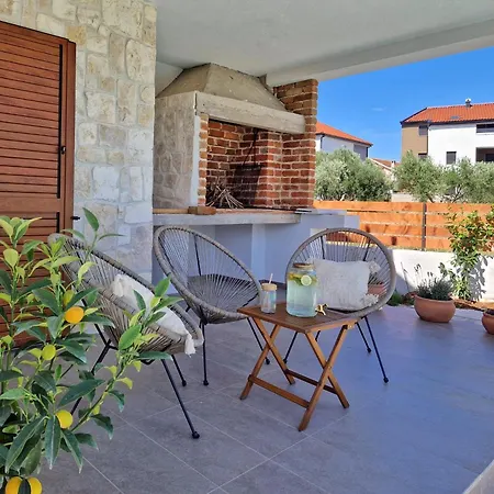 Villa Rustic House Konfidenca *
