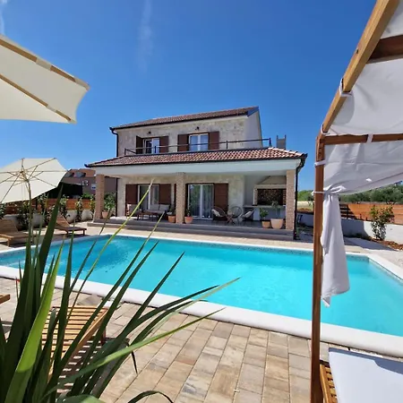 Vila Rustic House Konfidenca *