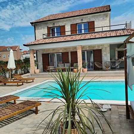 Rustic House Konfidenca *