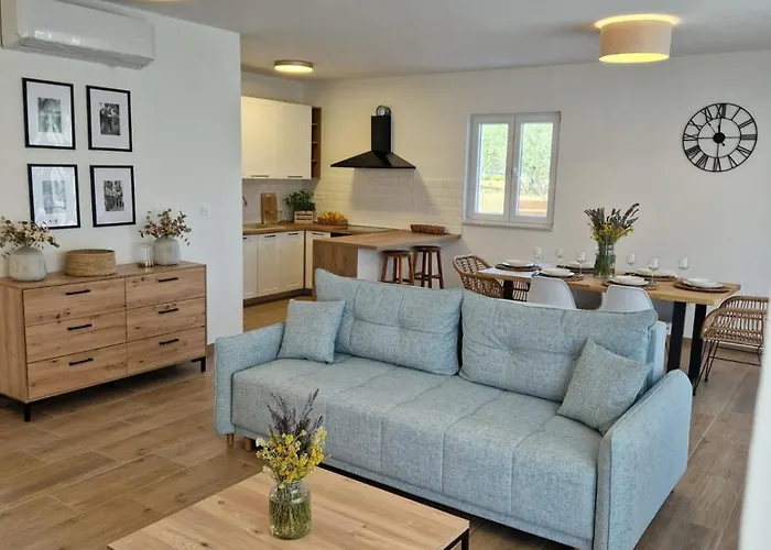 Rustic House Konfidenca Биоград-на-Мору