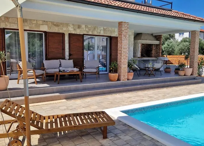 Rustic House Konfidenca Вилла